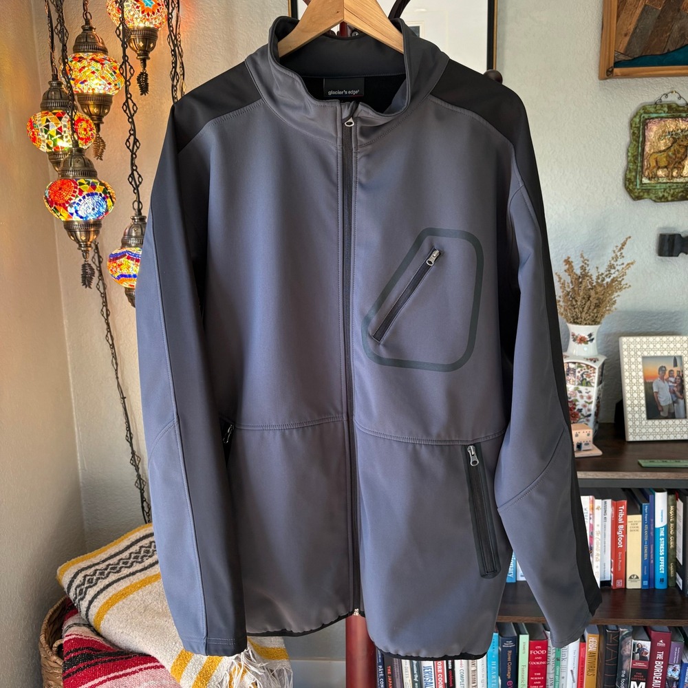 Glacier's Edge Gray Softshell Jacket Gorpcore Outdoor Utility Minimal‎